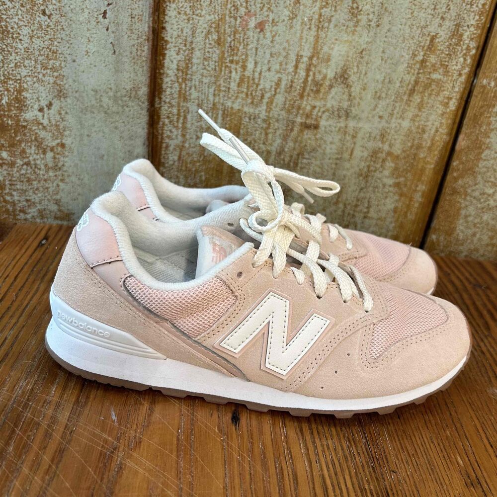 NWT New Balance Womens Light Pink Low-Top Lace-Up Logo Sneakers Size 7.5